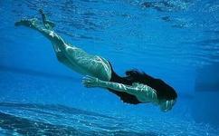 潜泳20米需要憋气多久潜泳20米憋气技巧